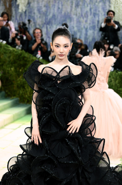Ningning’s Mesmerizing Black Swan Look at Met Gala 2026