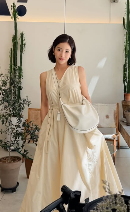 Ki Eun-se’s Effortless Chic: The Neutral Minimalist Look